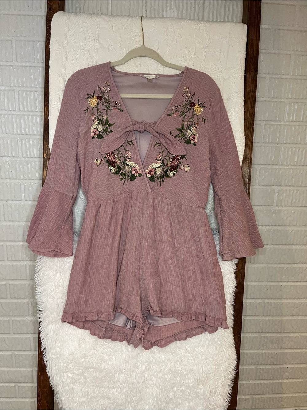 Altar'd State Joanna Floral Embroidered Women’s Medium Romper